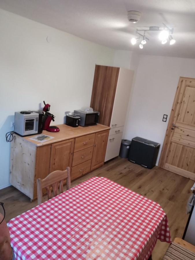 Apartment Auszeit Mit Kueche Viel Ruhe Und Natur Untrasried Luaran gambar