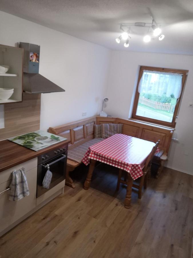 Apartment Auszeit Mit Kueche Viel Ruhe Und Natur Untrasried Luaran gambar