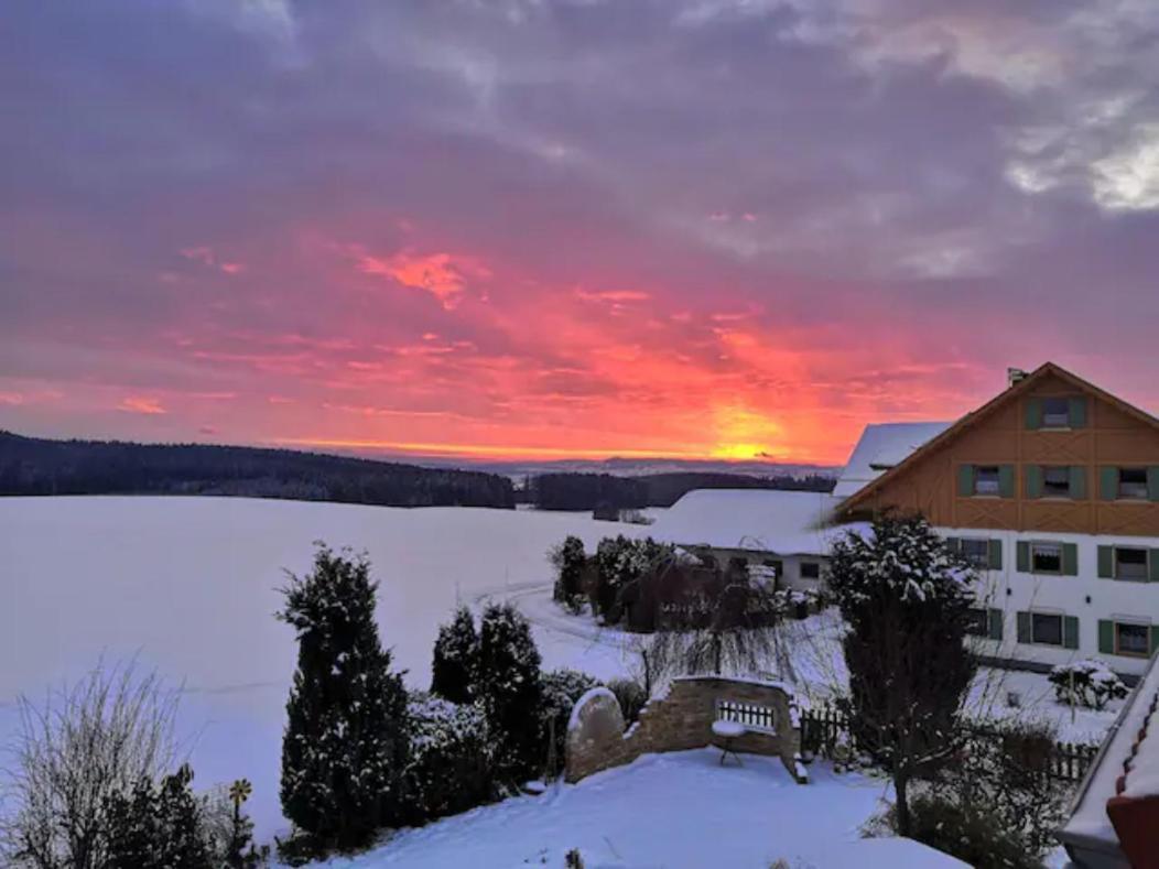Apartment Auszeit Mit Kueche Viel Ruhe Und Natur Untrasried Luaran gambar