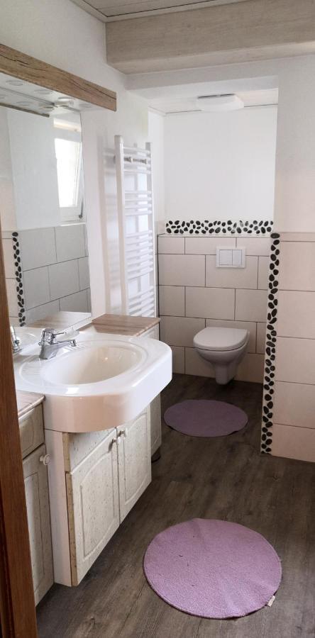 Apartment Auszeit Mit Kueche Viel Ruhe Und Natur Untrasried Luaran gambar