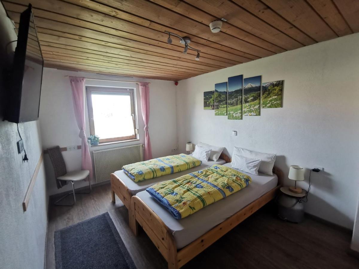 Apartment Auszeit Mit Kueche Viel Ruhe Und Natur Untrasried Luaran gambar