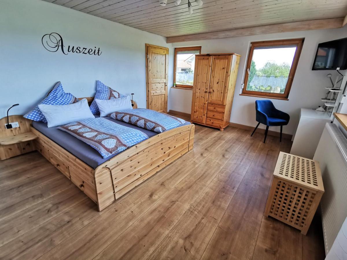 Apartment Auszeit Mit Kueche Viel Ruhe Und Natur Untrasried Luaran gambar